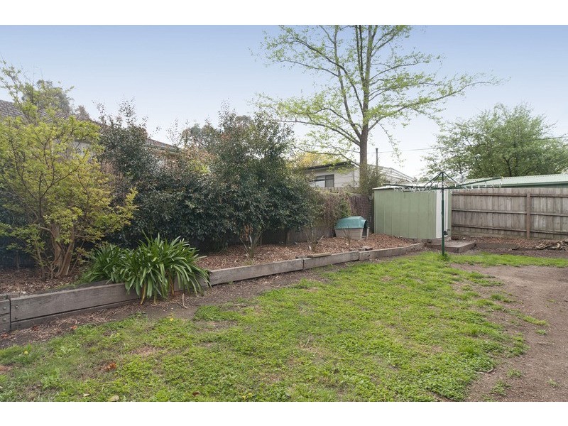 2/37 Warrien Road, Croydon North VIC 3136