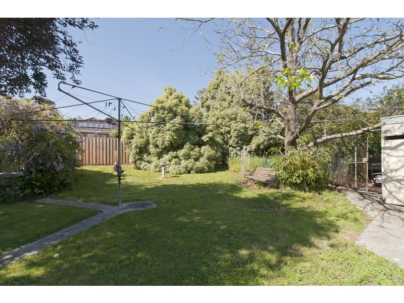 8 Mandowie Crescent, Croydon VIC 3136