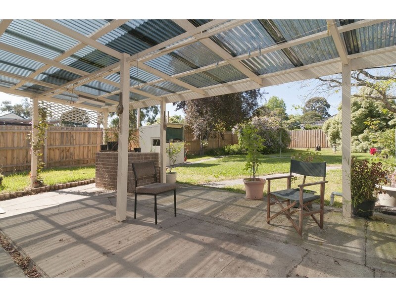 8 Mandowie Crescent, Croydon VIC 3136