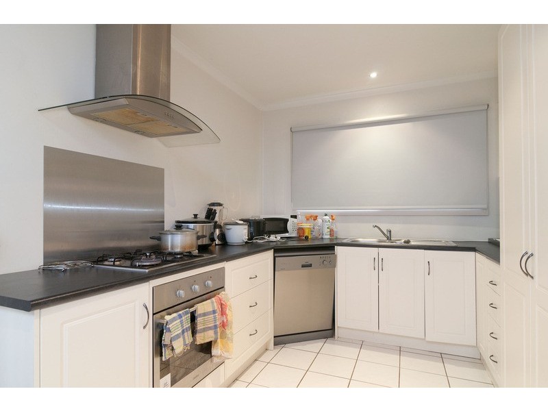 1/40 Thomas Street, Croydon South VIC 3136