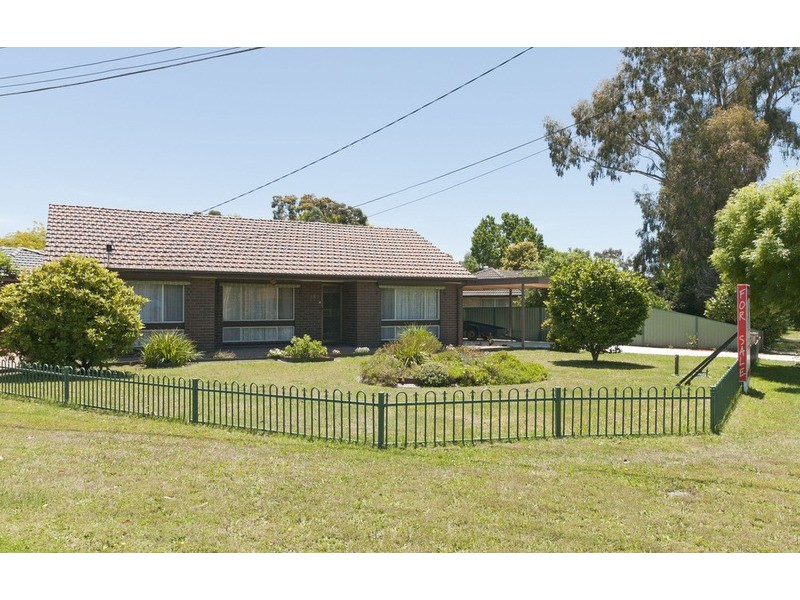 28 Lancaster Road, Mooroolbark VIC 3138