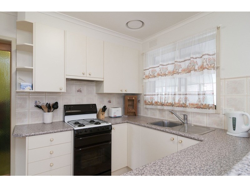 28 Lancaster Road, Mooroolbark VIC 3138