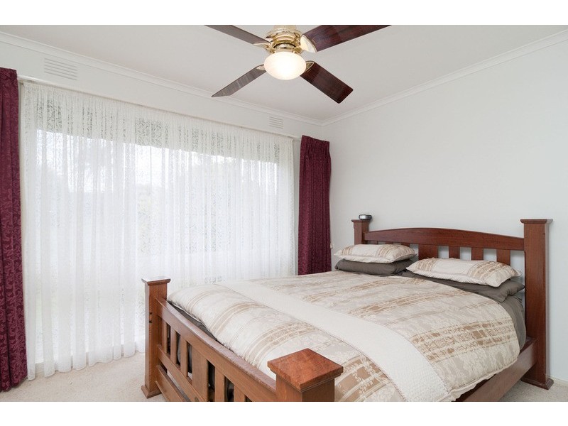 28 Lancaster Road, Mooroolbark VIC 3138