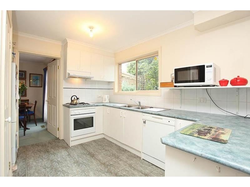 2/3 Lena Grove, Ringwood VIC 3134