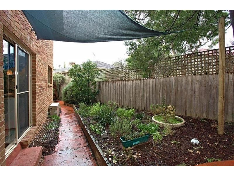 2/3 Lena Grove, Ringwood VIC 3134