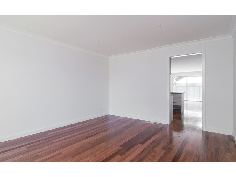 21 Winifred Road, Mooroolbark VIC 3138