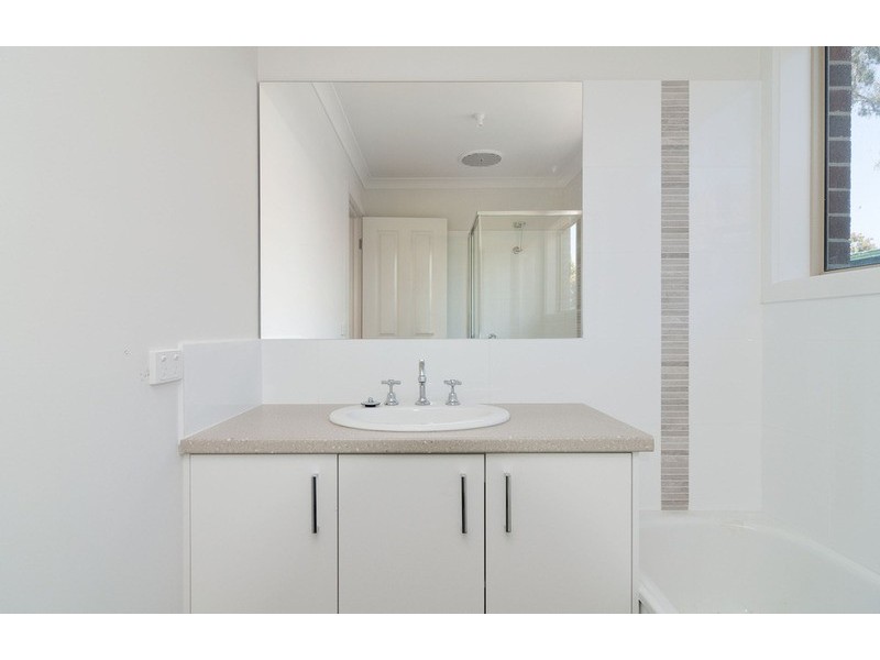 21 Winifred Road, Mooroolbark VIC 3138