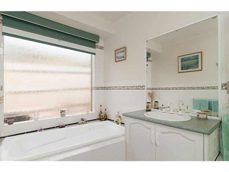 162 Nangathan Way, Croydon North VIC 3136