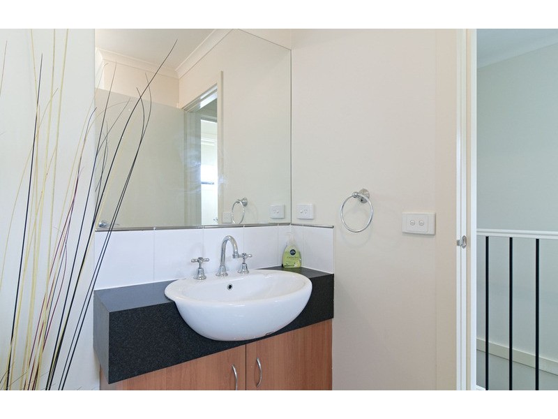 2/379 Maroondah Highway, Croydon North VIC 3136