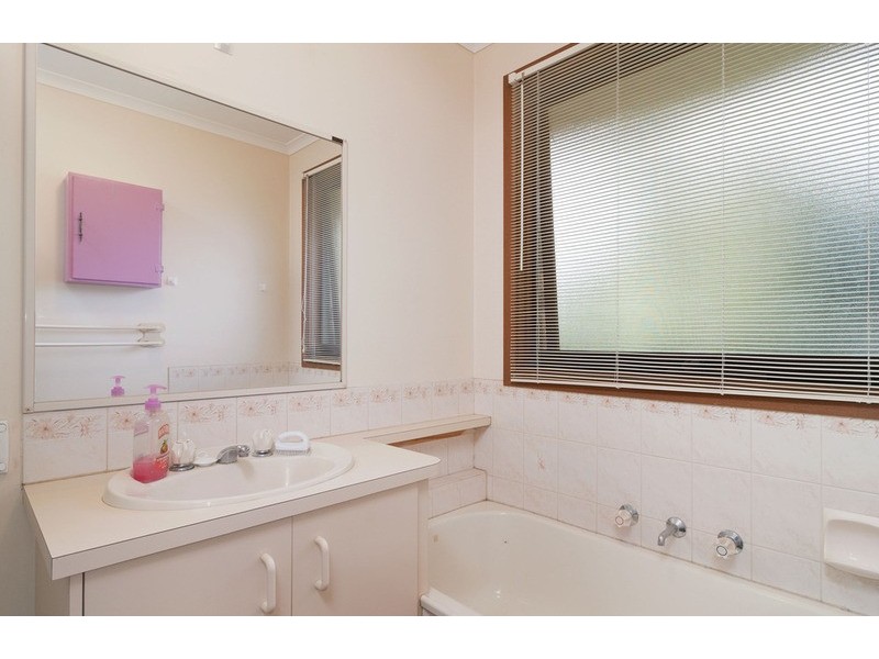 4 Shady Way, Croydon South VIC 3136