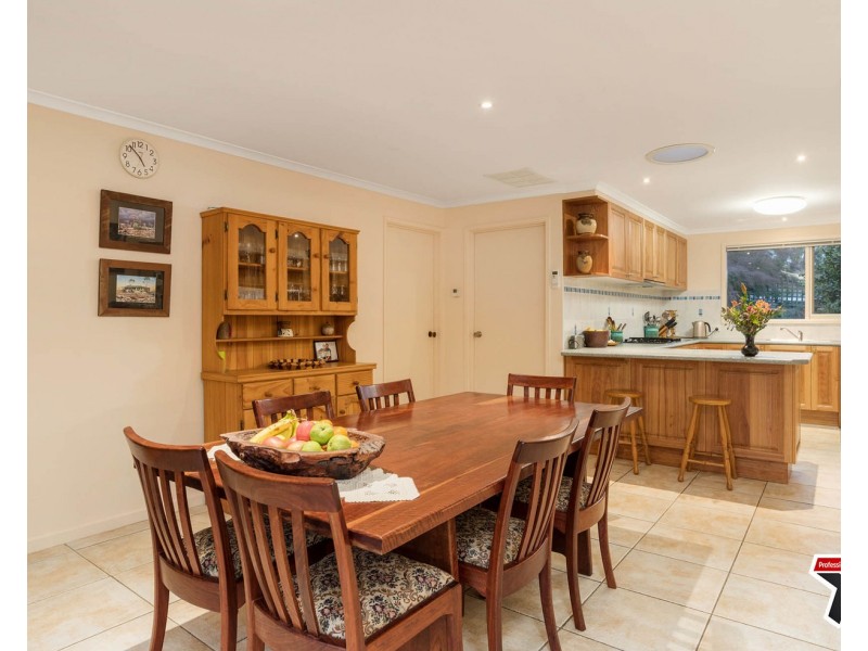 24 Glen View Road, Mount Evelyn VIC 3796