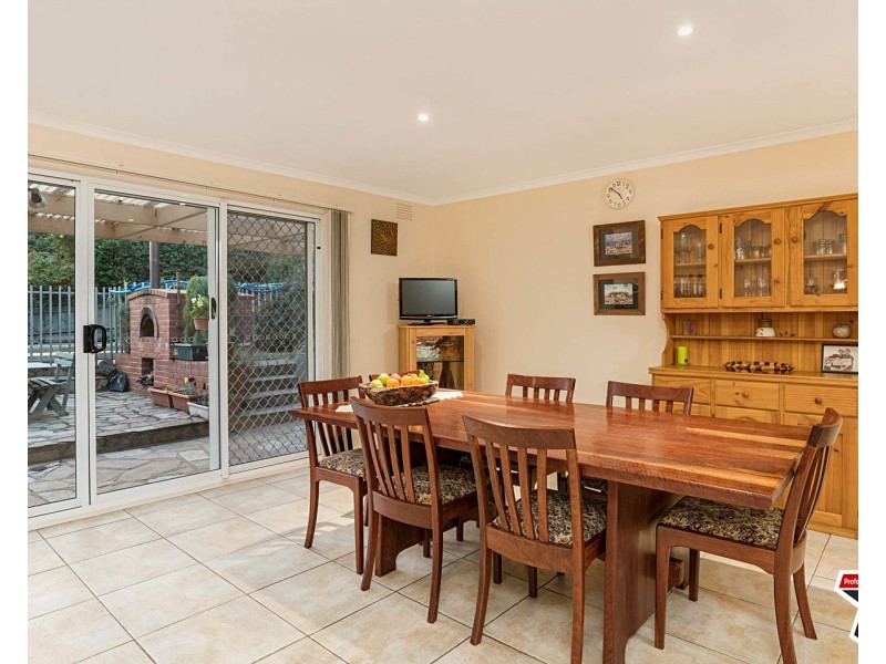 24 Glen View Road, Mount Evelyn VIC 3796