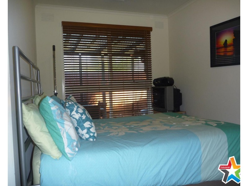 2 Moana Drive, Mooroolbark VIC 3138