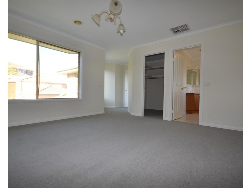 3 Tony Place, Mooroolbark VIC 3138