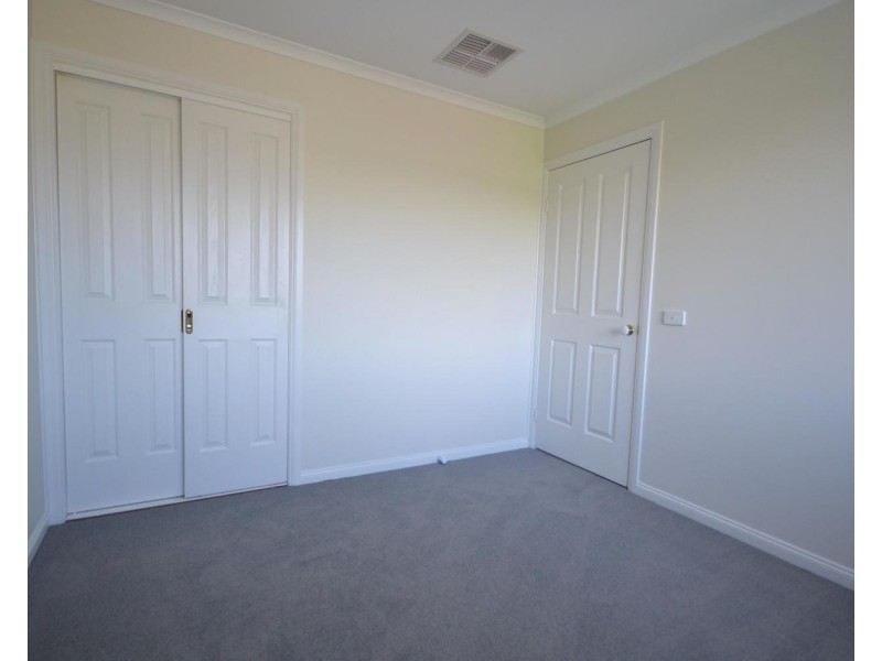 3 Tony Place, Mooroolbark VIC 3138