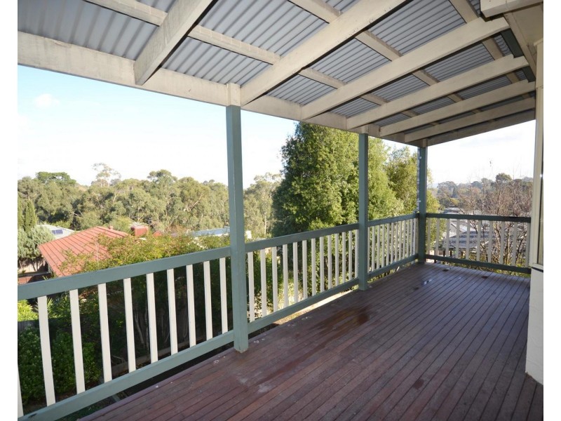 3 Tony Place, Mooroolbark VIC 3138