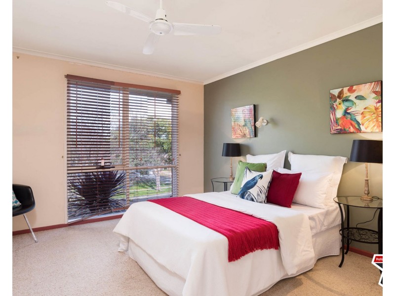 81 Blackburn Road, Mooroolbark VIC 3138