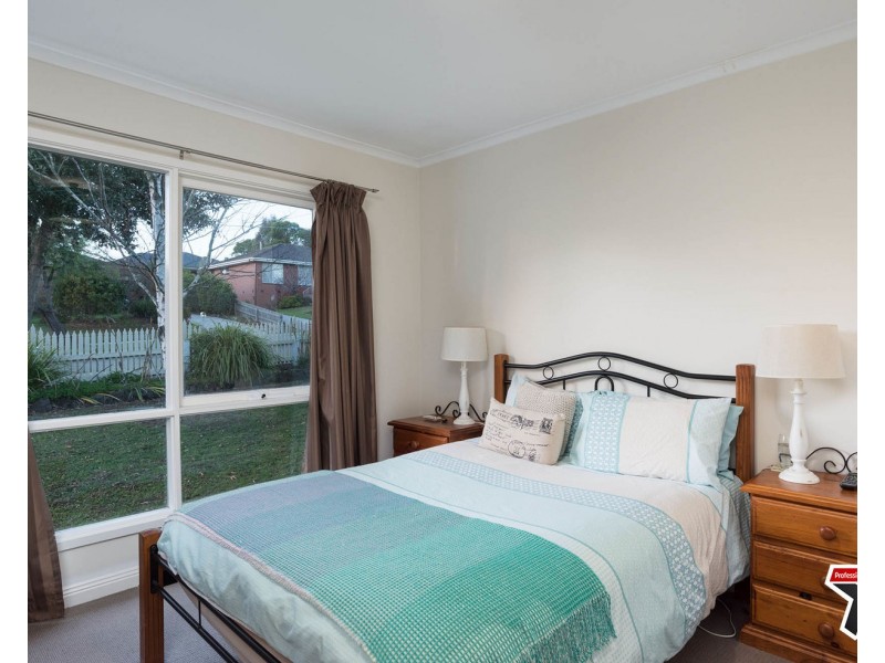15 Kalimna Street, Mooroolbark VIC 3138