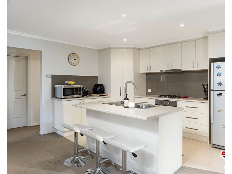 5a Kathy Court, Mooroolbark VIC 3138