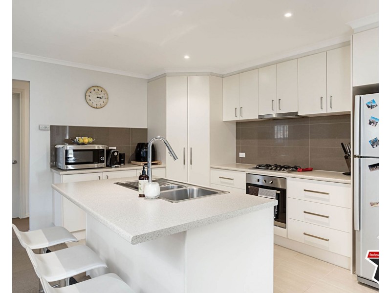 5a Kathy Court, Mooroolbark VIC 3138