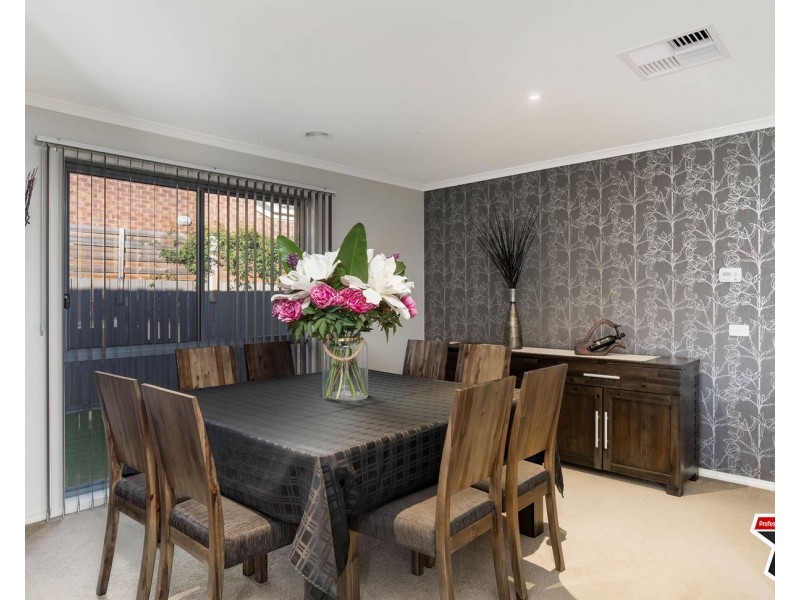 5a Kathy Court, Mooroolbark VIC 3138