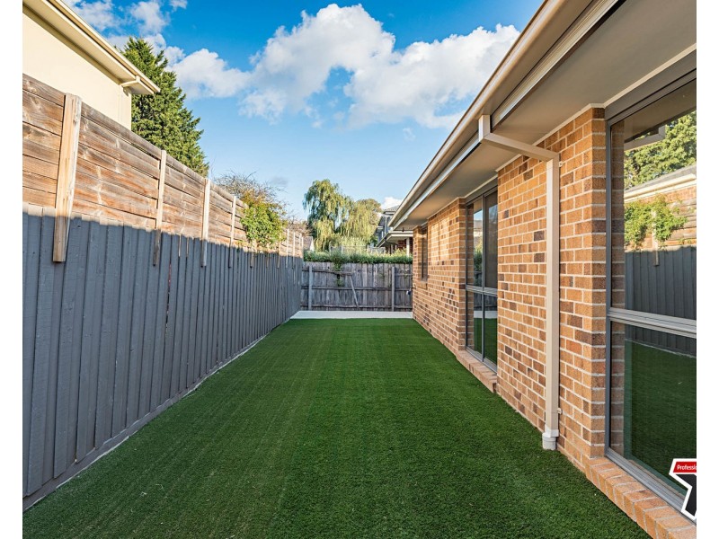 5a Kathy Court, Mooroolbark VIC 3138