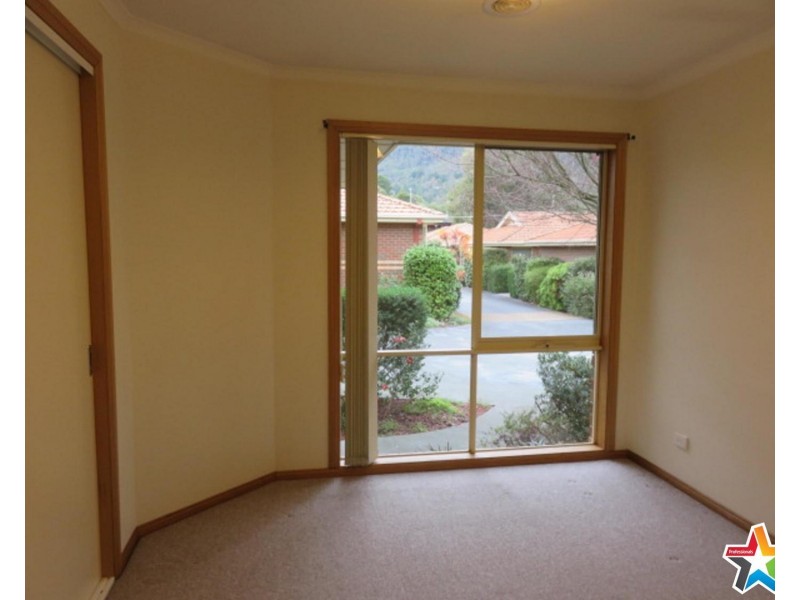 4/6 Devenish Avenue, Montrose VIC 3765