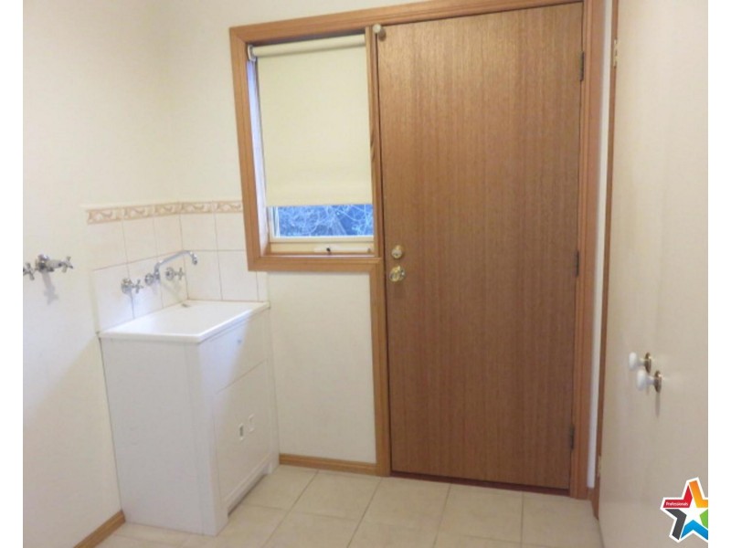 4/6 Devenish Avenue, Montrose VIC 3765