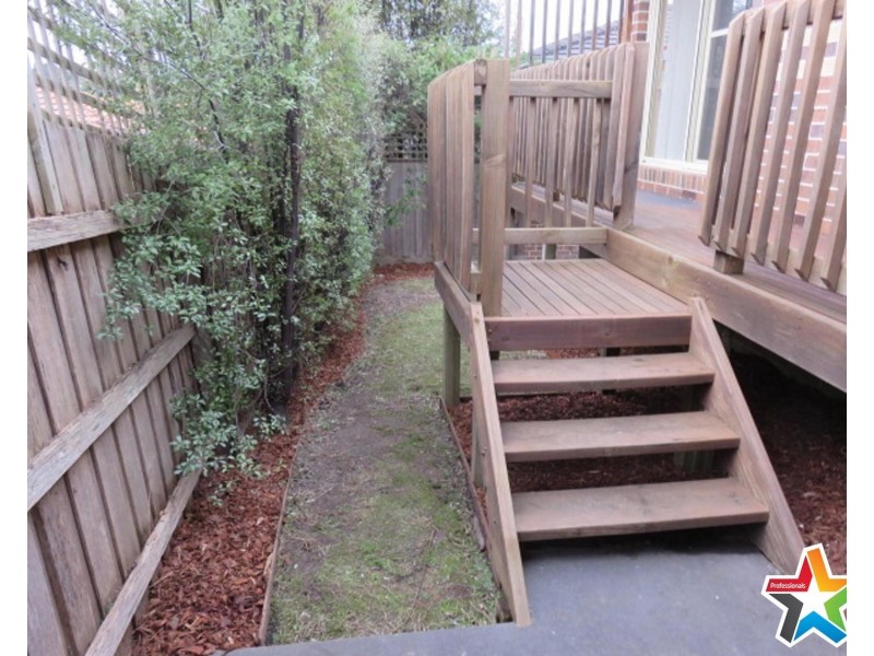 1/10 Felix Grove, Mooroolbark VIC 3138