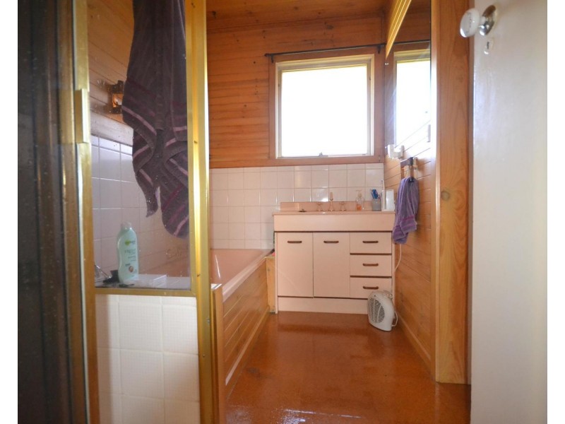 43 Ballantyne Crescent, Kilsyth VIC 3137