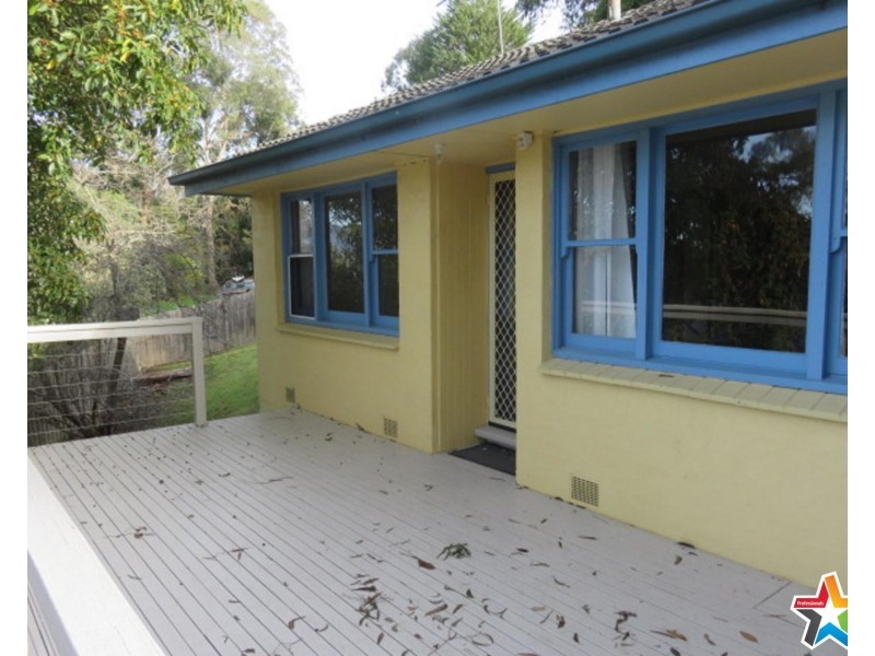 2/108 Exeter Road, Croydon North VIC 3136