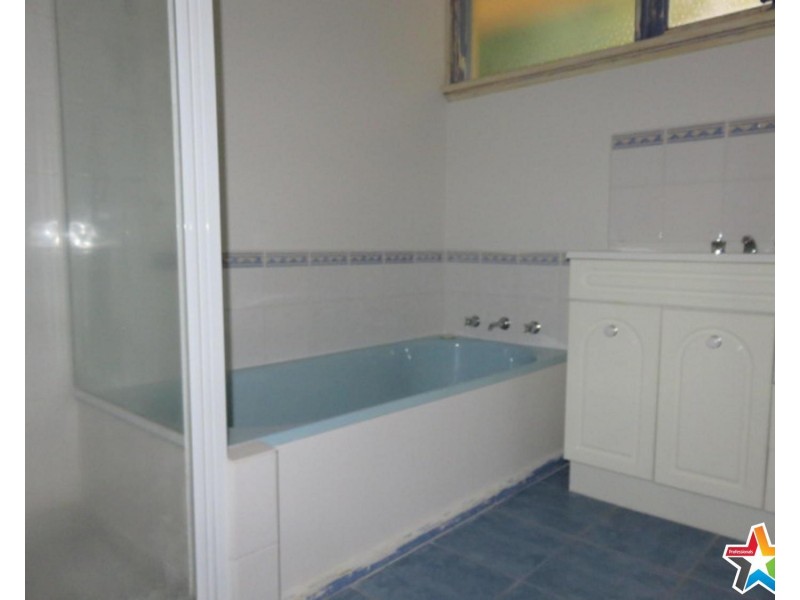 2/108 Exeter Road, Croydon North VIC 3136