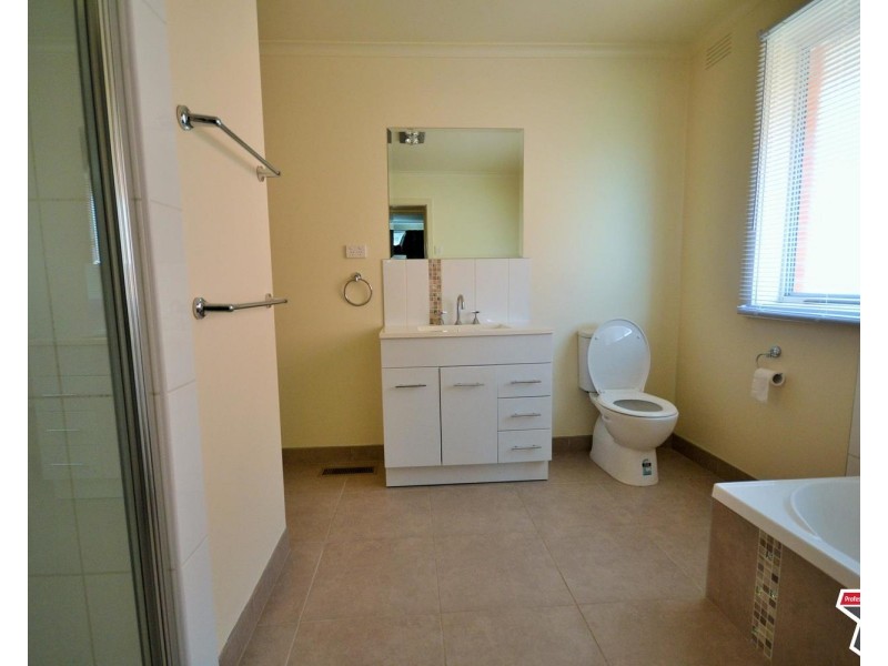 23 Kipling Avenue, Mooroolbark VIC 3138
