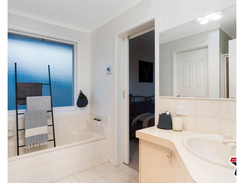 88 Edward Road, Chirnside Park VIC 3116