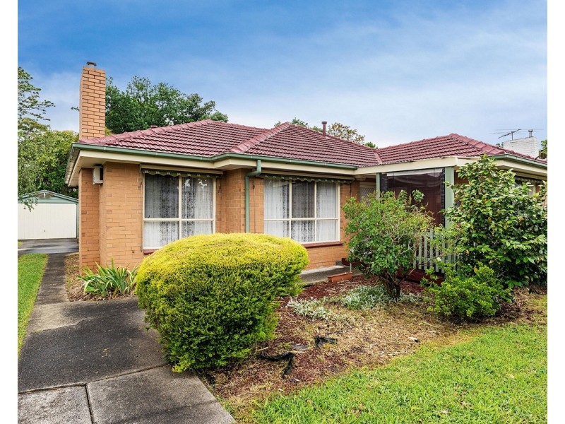 8 Ricky Court, Mooroolbark VIC 3138