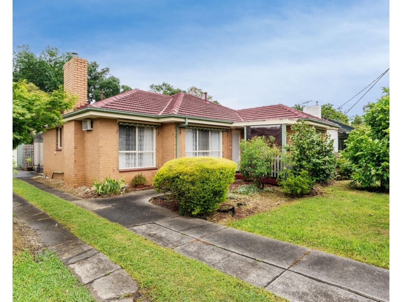 8 Ricky Court, Mooroolbark VIC 3138