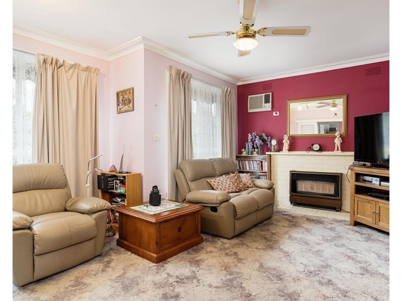 8 Ricky Court, Mooroolbark VIC 3138