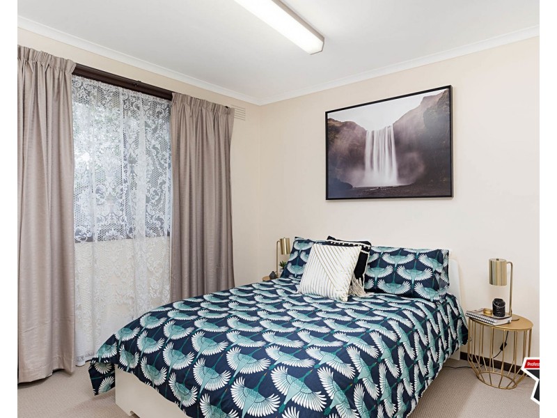 95 Esther Crescent, Mooroolbark VIC 3138