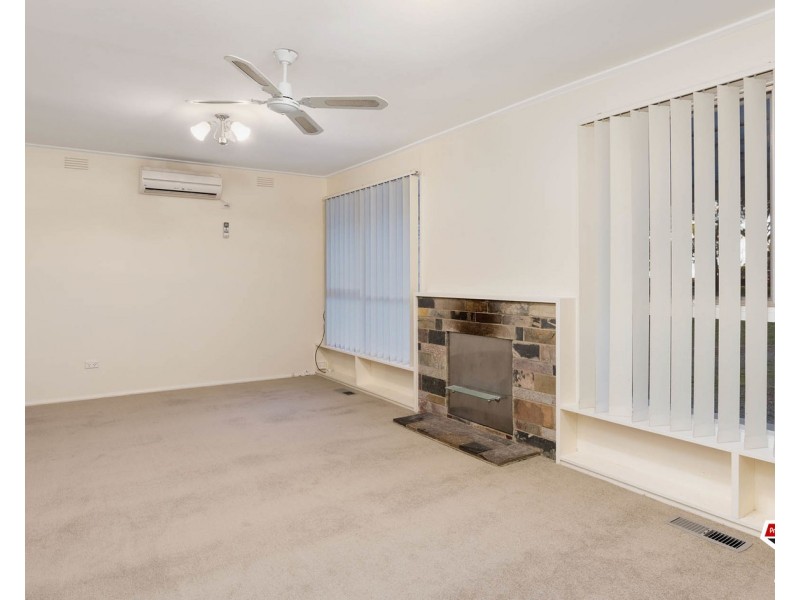 30 Cambridge Road, Mooroolbark VIC 3138