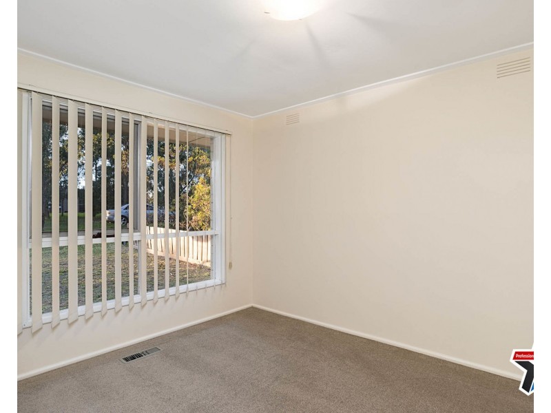 30 Cambridge Road, Mooroolbark VIC 3138