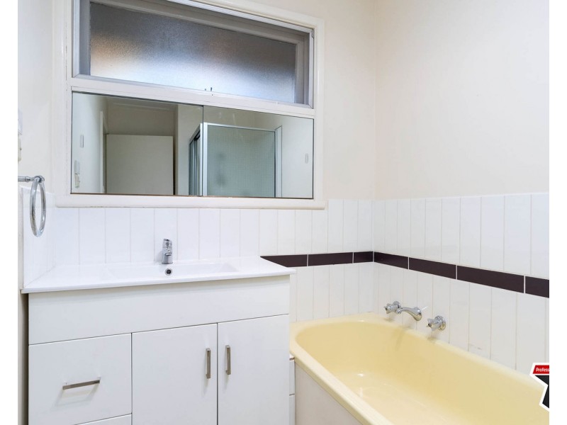 30 Cambridge Road, Mooroolbark VIC 3138