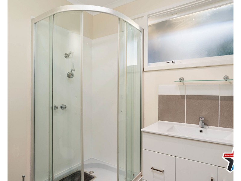 30 Cambridge Road, Mooroolbark VIC 3138