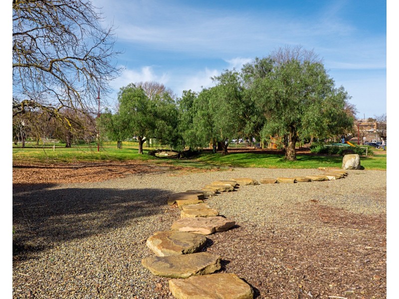 9 Dixon Place, Lilydale VIC 3140