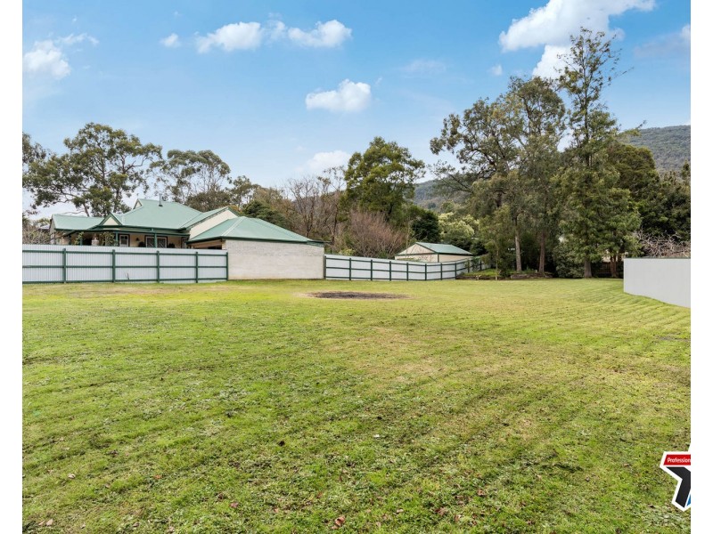 33-35 Aileen Avenue, Montrose VIC 3765