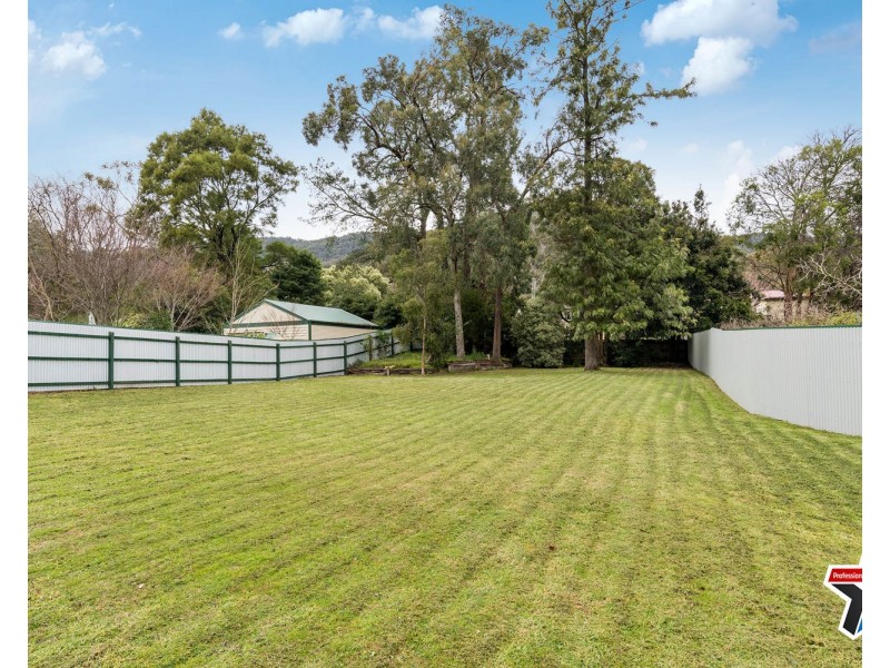 33-35 Aileen Avenue, Montrose VIC 3765