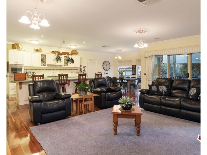 20 Olinda Park Rise, Lilydale VIC 3140