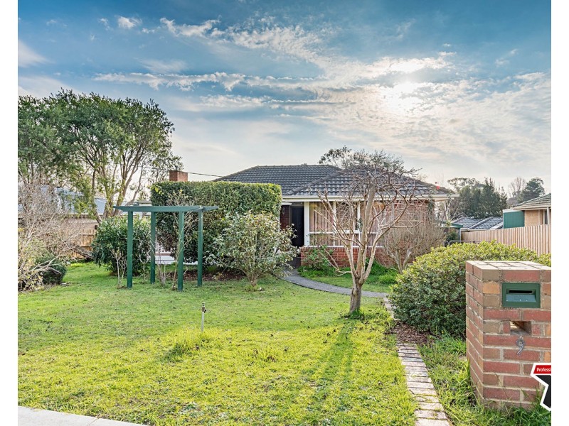 9 Monomeith Street, Mooroolbark VIC 3138