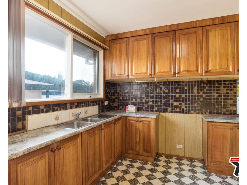 9 Monomeith Street, Mooroolbark VIC 3138