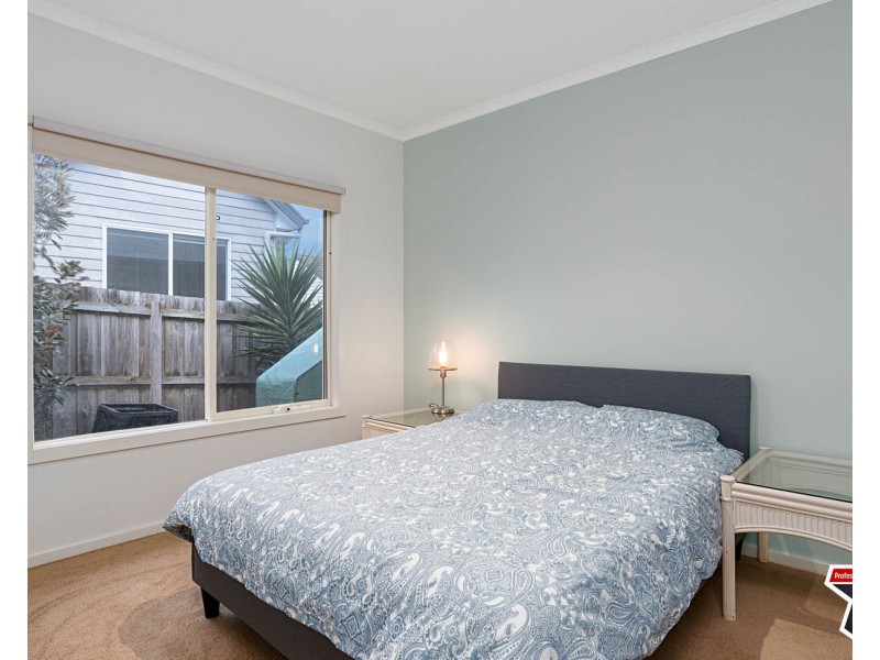 2/20 Liverpool Road, Kilsyth VIC 3137