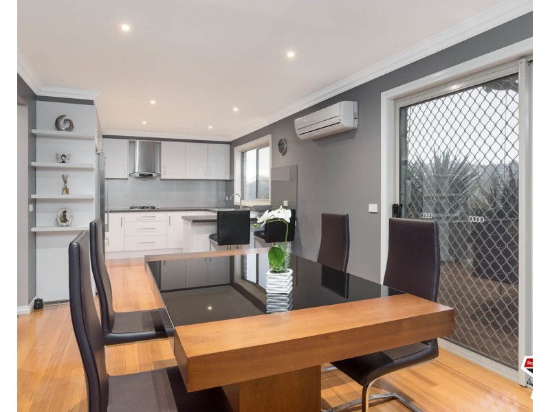 2/14 Russell Avenue, Mooroolbark VIC 3138